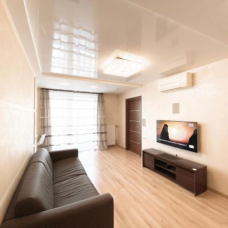 2-Bedroom Apartment Most City Area, Ekaterynoslav Square Днепър Екстериор снимка