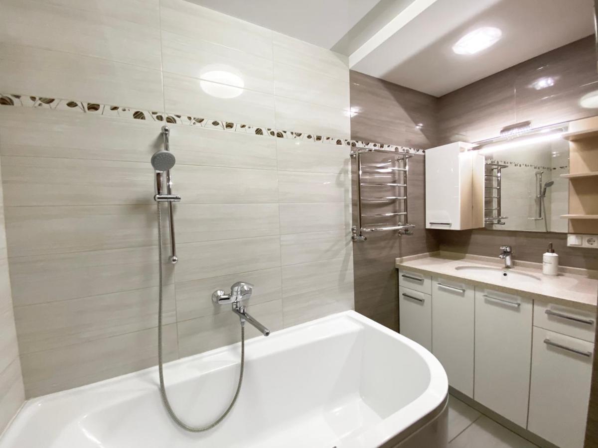 2-Bedroom Apartment Most City Area, Ekaterynoslav Square Днепър Екстериор снимка
