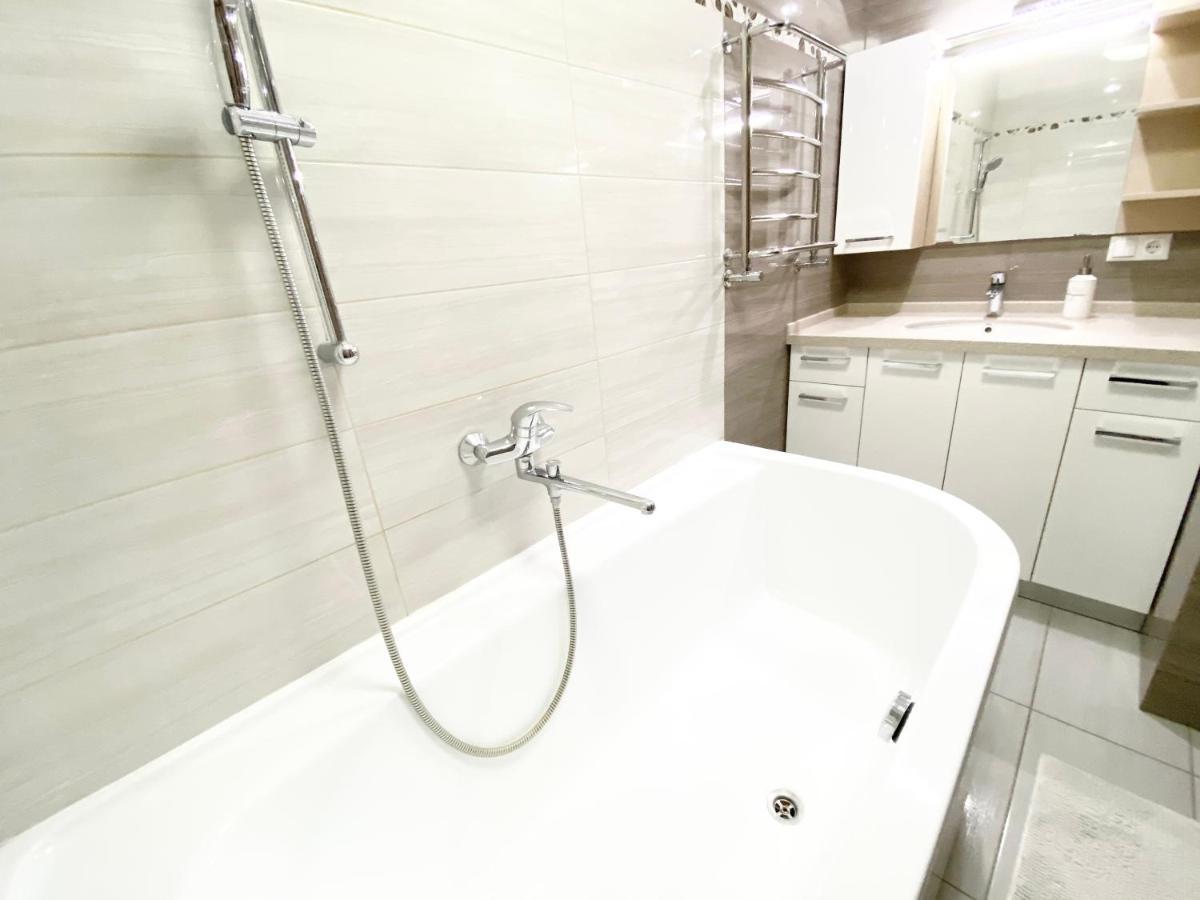 2-Bedroom Apartment Most City Area, Ekaterynoslav Square Днепър Екстериор снимка