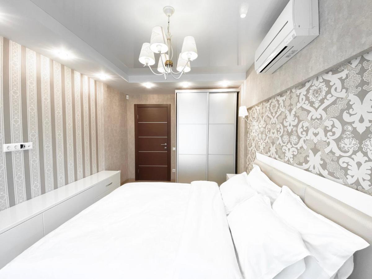 2-Bedroom Apartment Most City Area, Ekaterynoslav Square Днепър Екстериор снимка